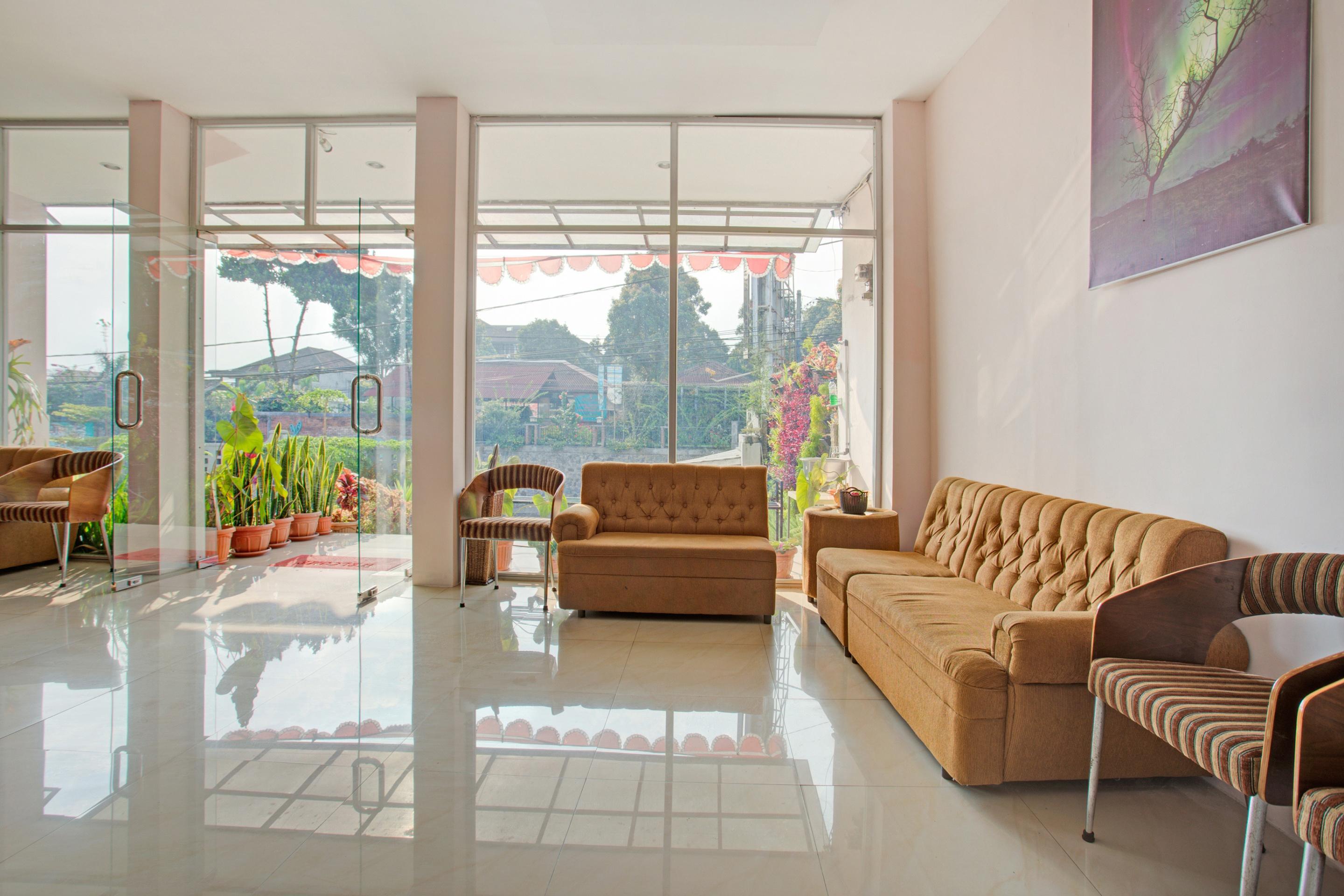 Super Oyo Collection O 3876 The Aurora Inn Lembang Ngoại thất bức ảnh